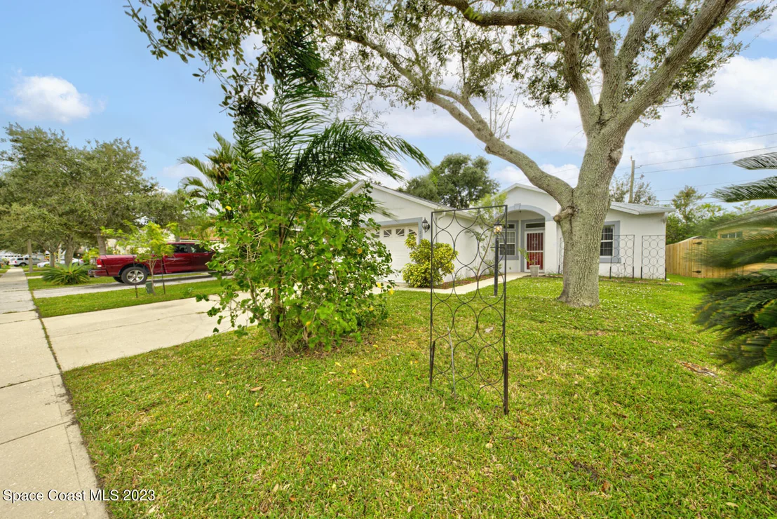 Photo of 2921 Saint James Lane
