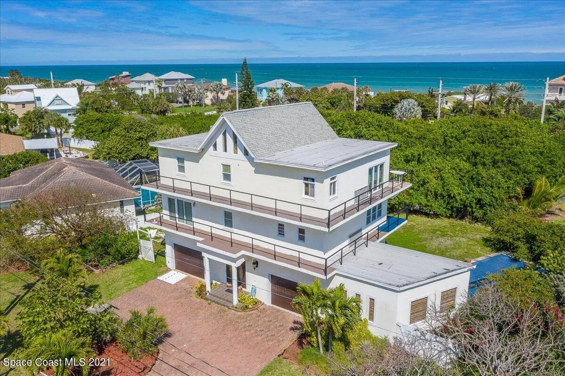 Photo of 5135 Palm Drive