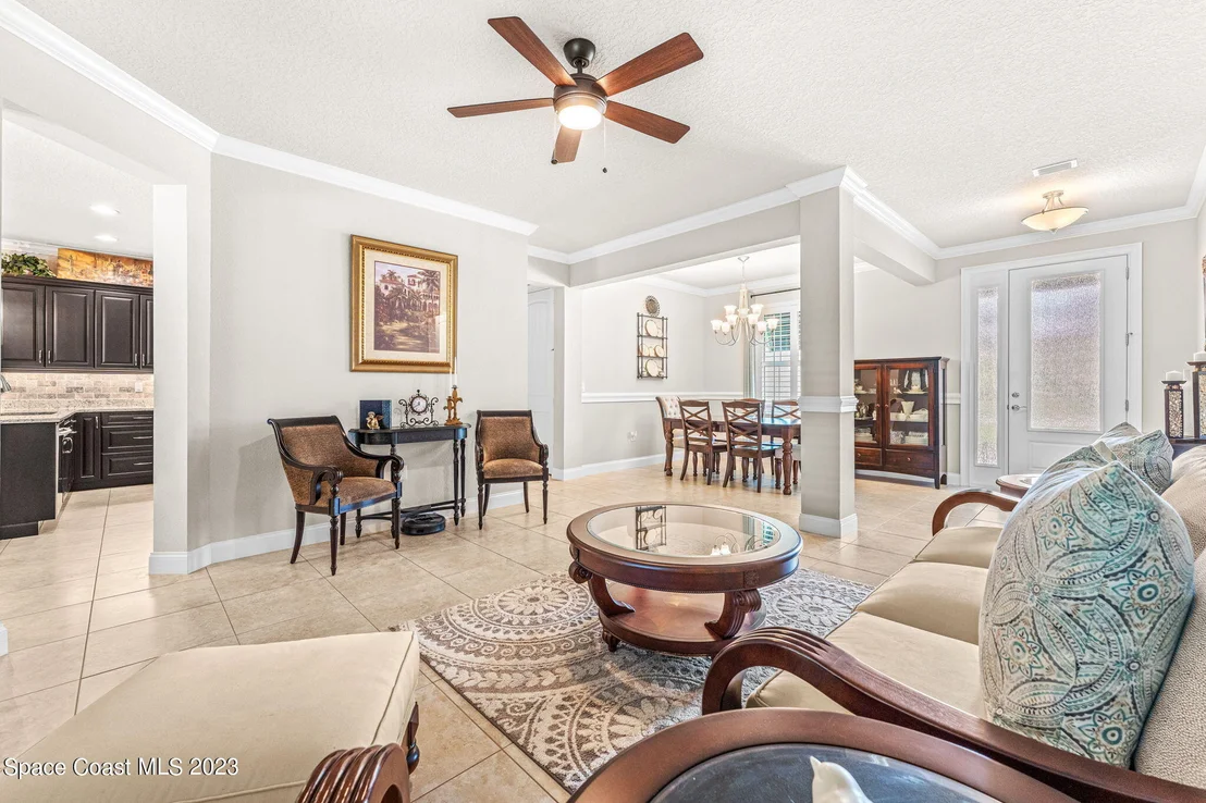 Photo of 2037 Windbrook Drive SE