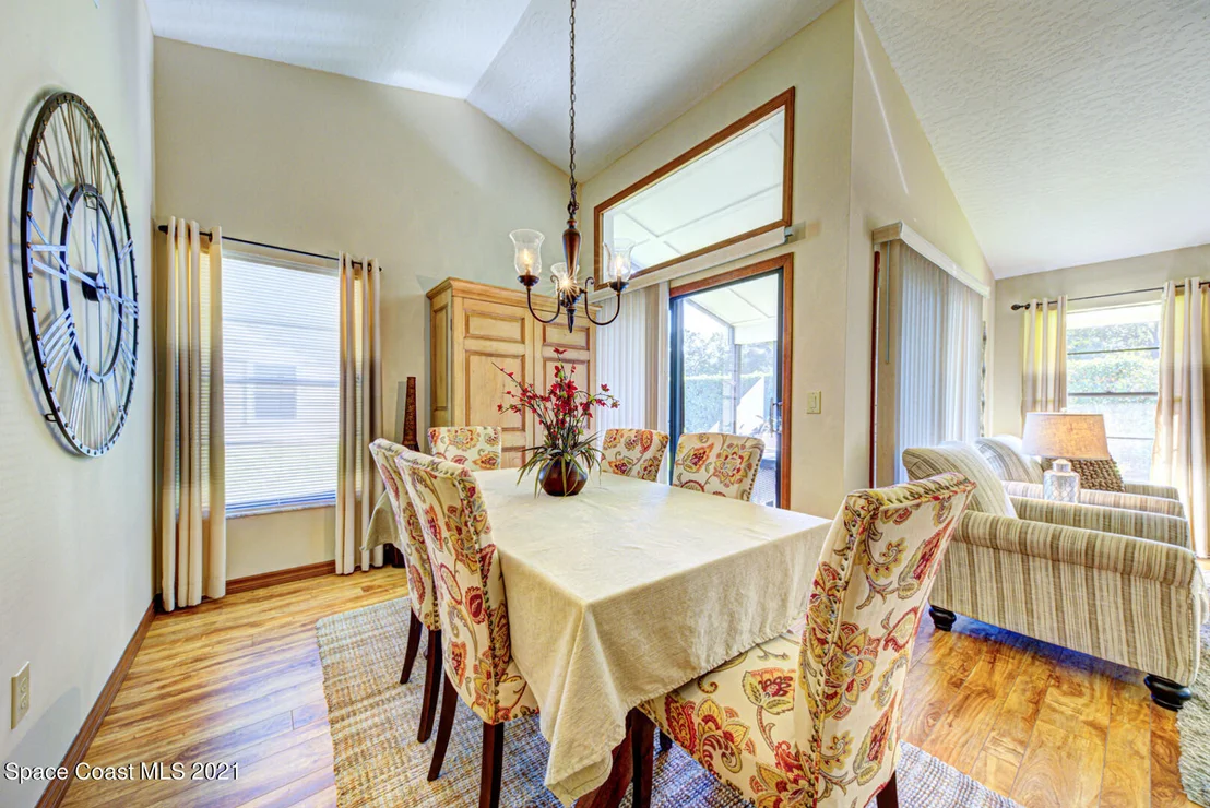 Photo of 873 Ridge Lake Drive