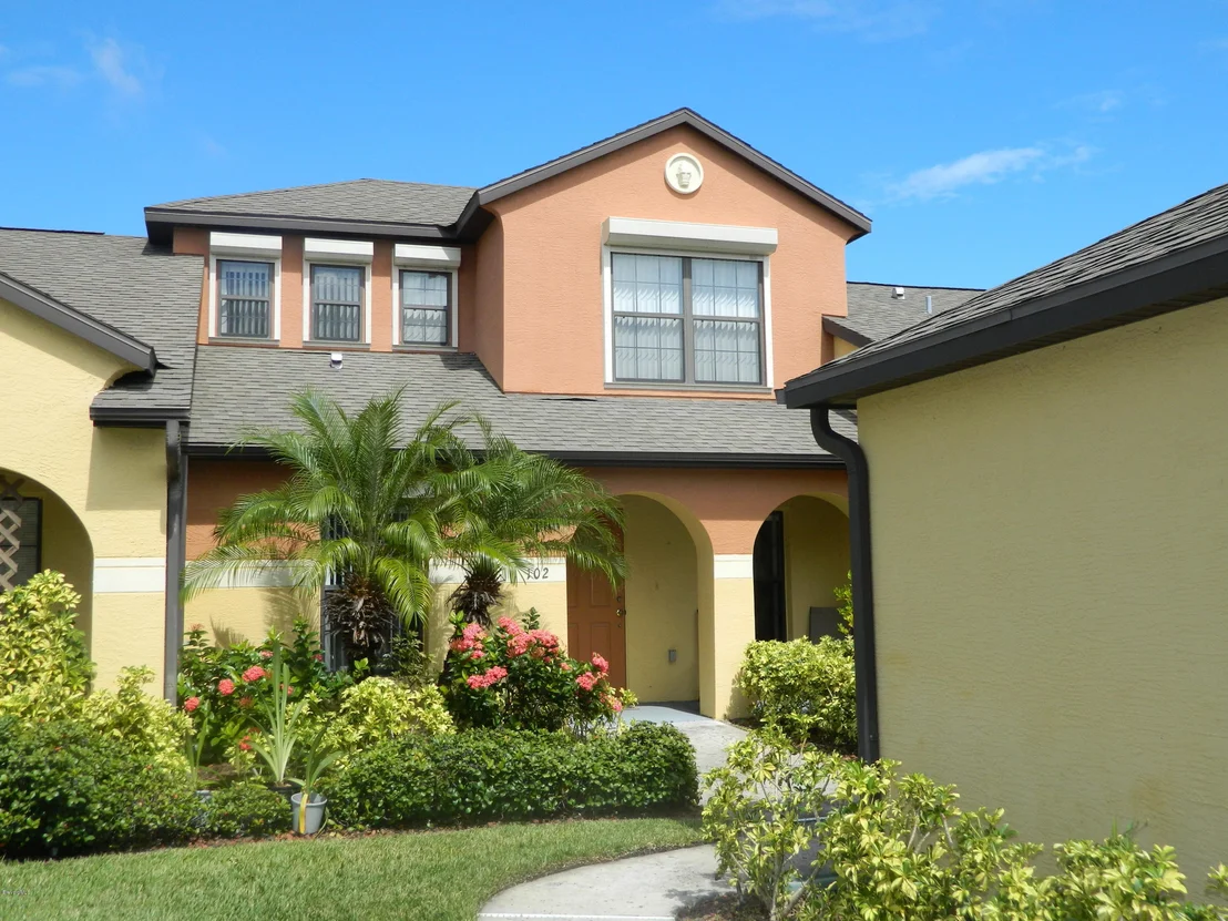 Photo of Unit 102 at 995 Luminary Circle