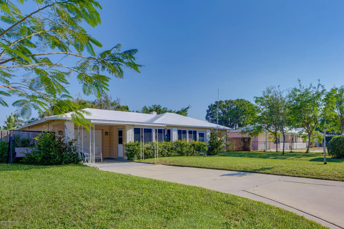 Photo of 769 Banyan Drive