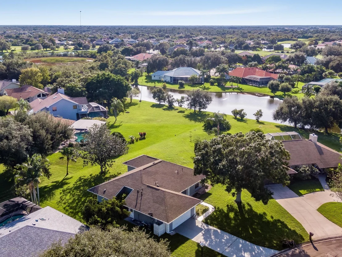Photo of 550 Deerfield Drive