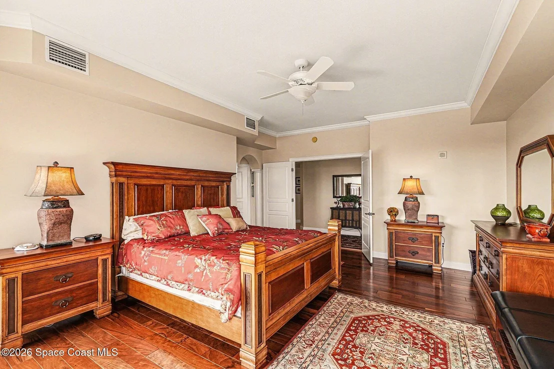 Photo of Unit 902 at 21 Riverside Drive