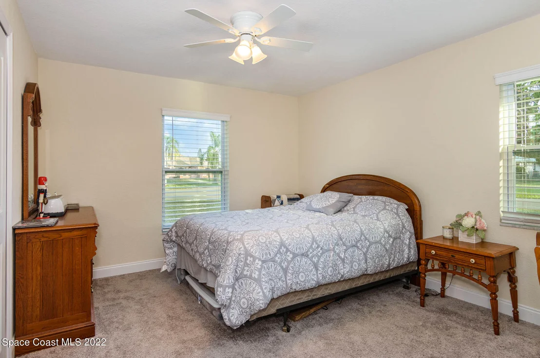 Photo of 723 Apollo Circle NE