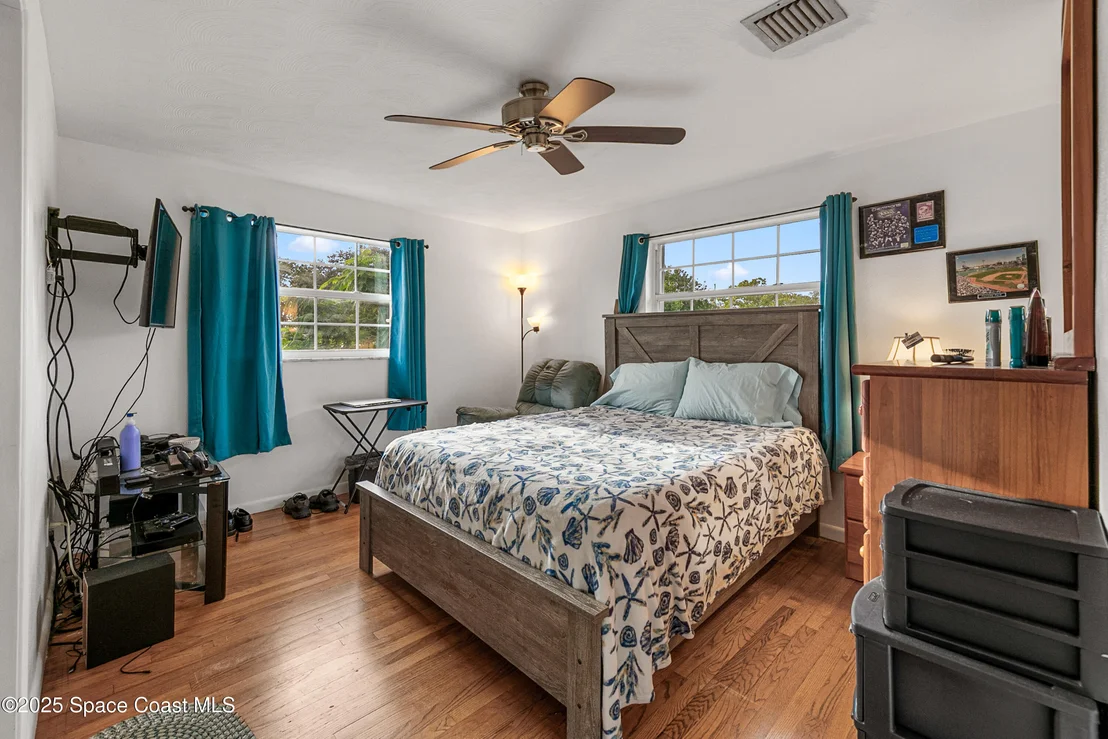 Photo of 409 Lynn Avenue