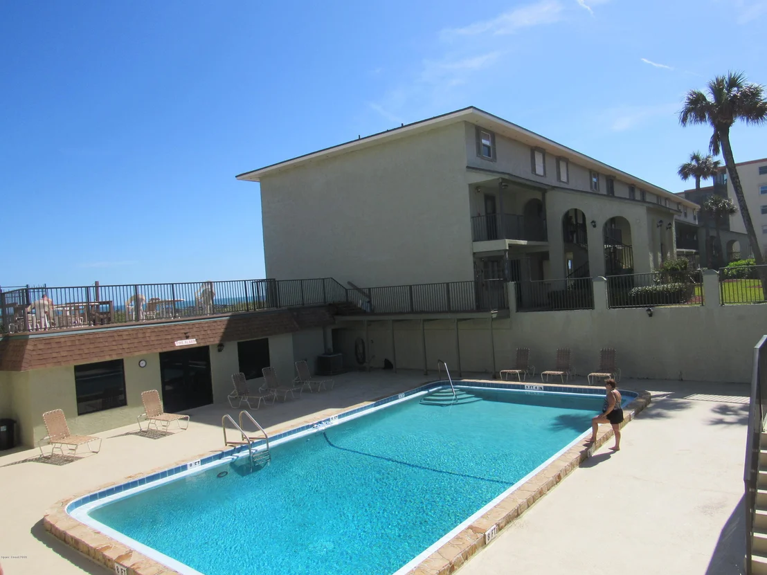 Photo of Unit D208 at 199 Highway A1a