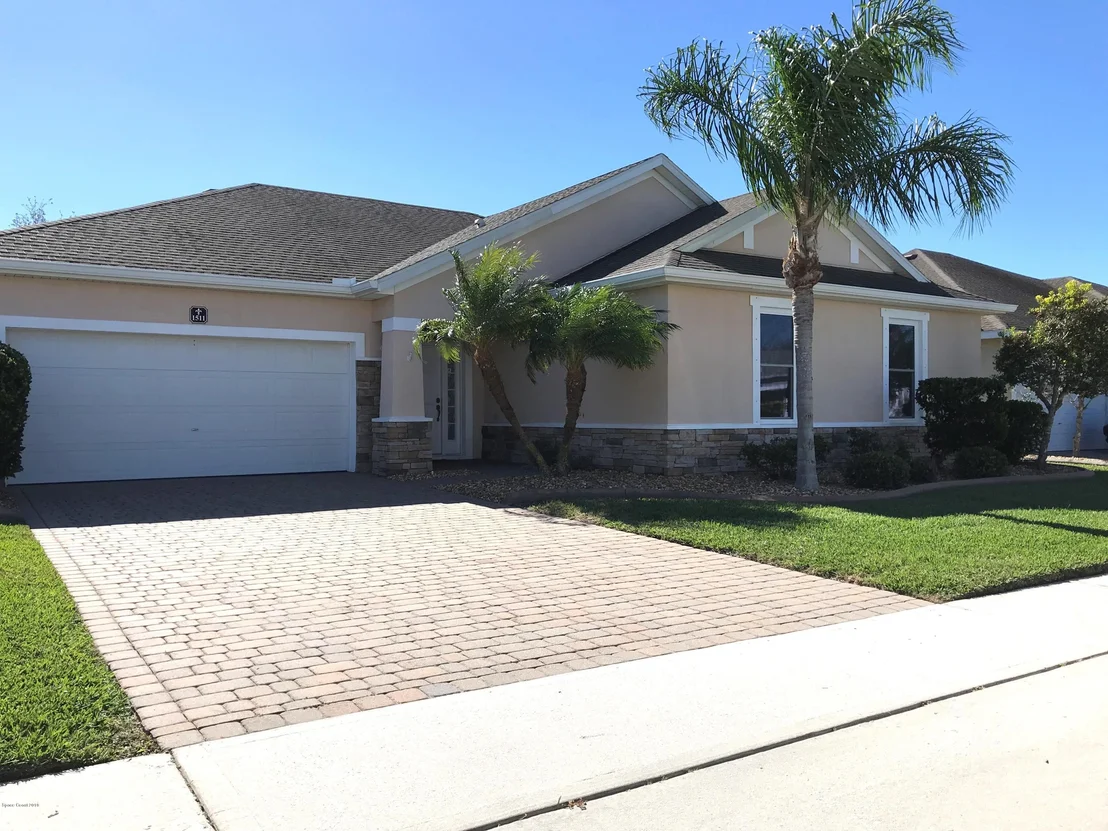 Photo of 1511 Bridgeport Circle