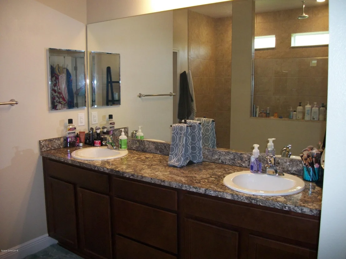 Photo of 1106 Morgan Circle NE