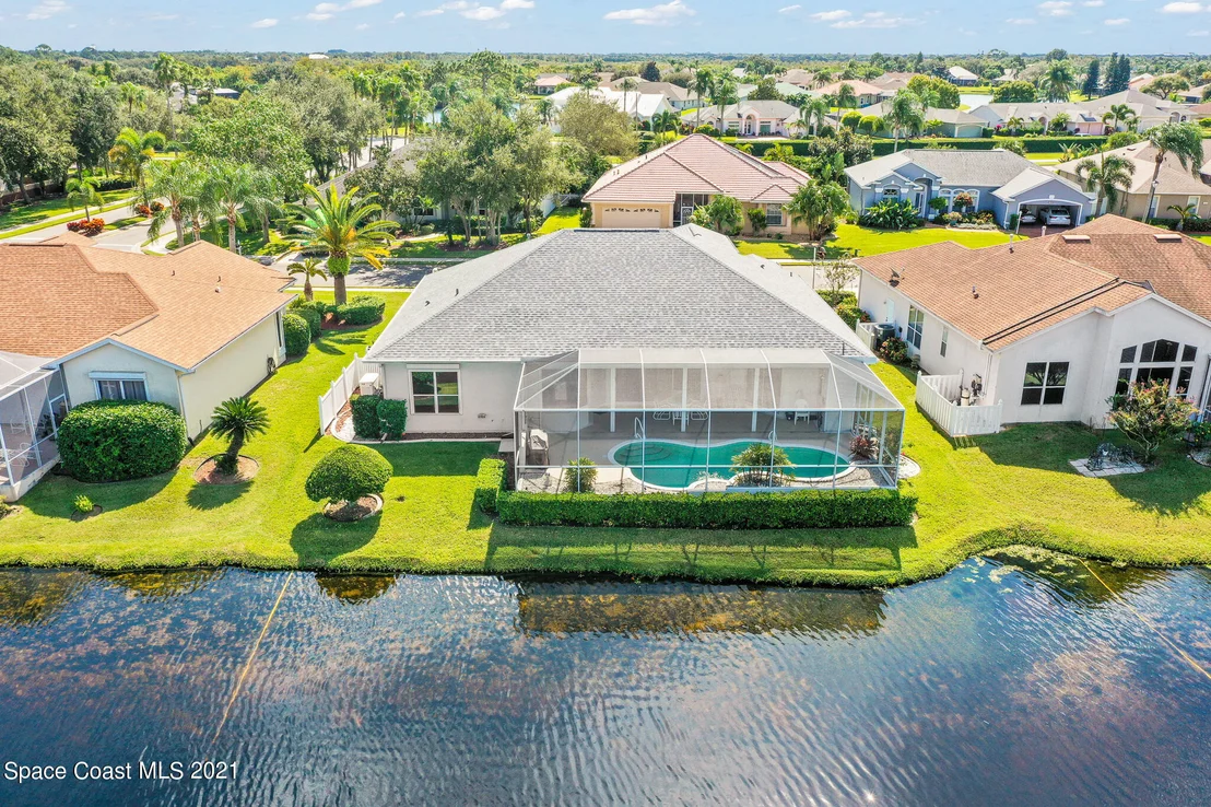 Photo of 1002 Fieldstone Drive