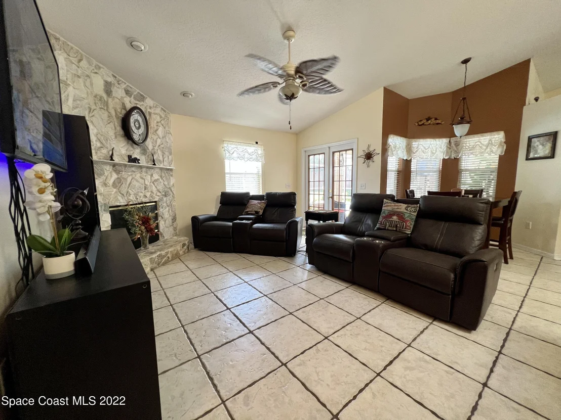 Photo of 6553 Cedar Avenue