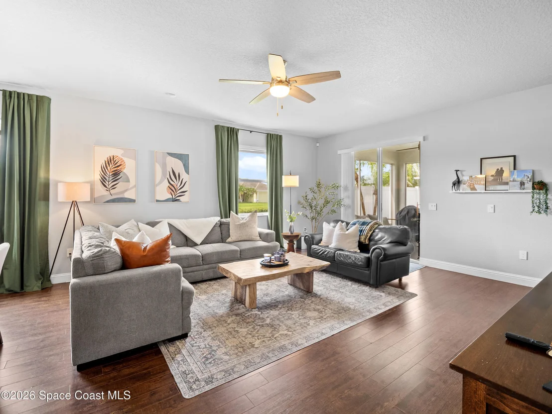 Photo of 1401 Bridgeport Circle