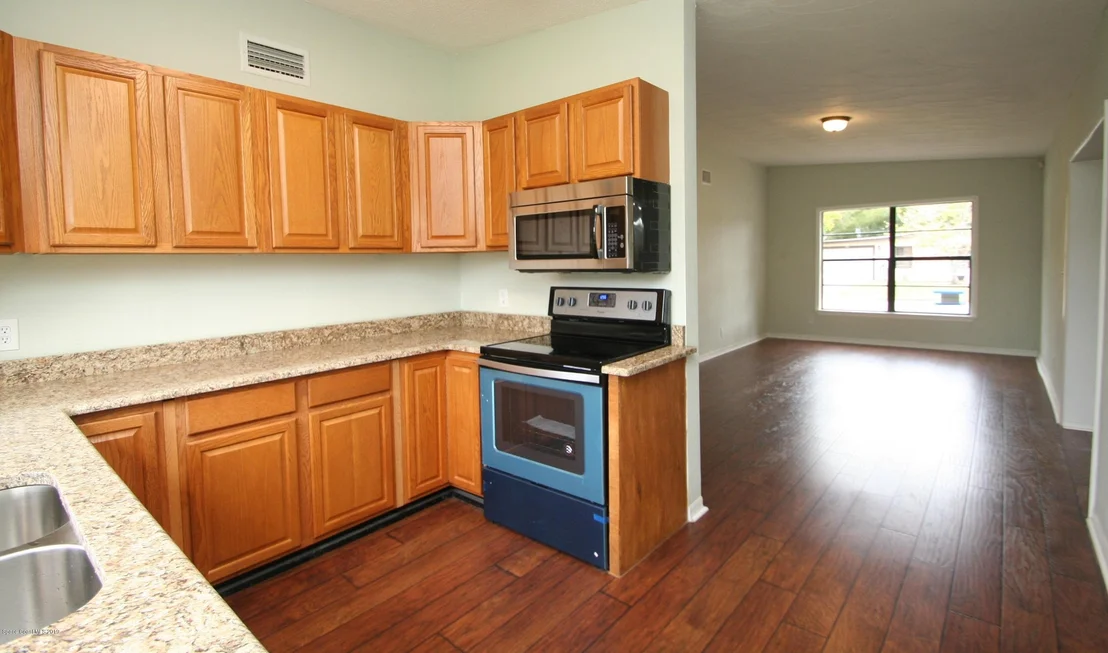 Photo of 1932 Mosswood Drive