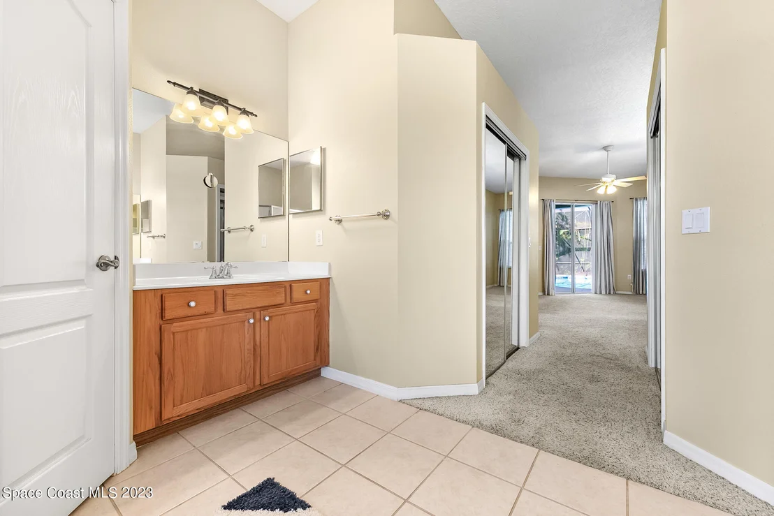 Photo of 6037 Arlington Circle