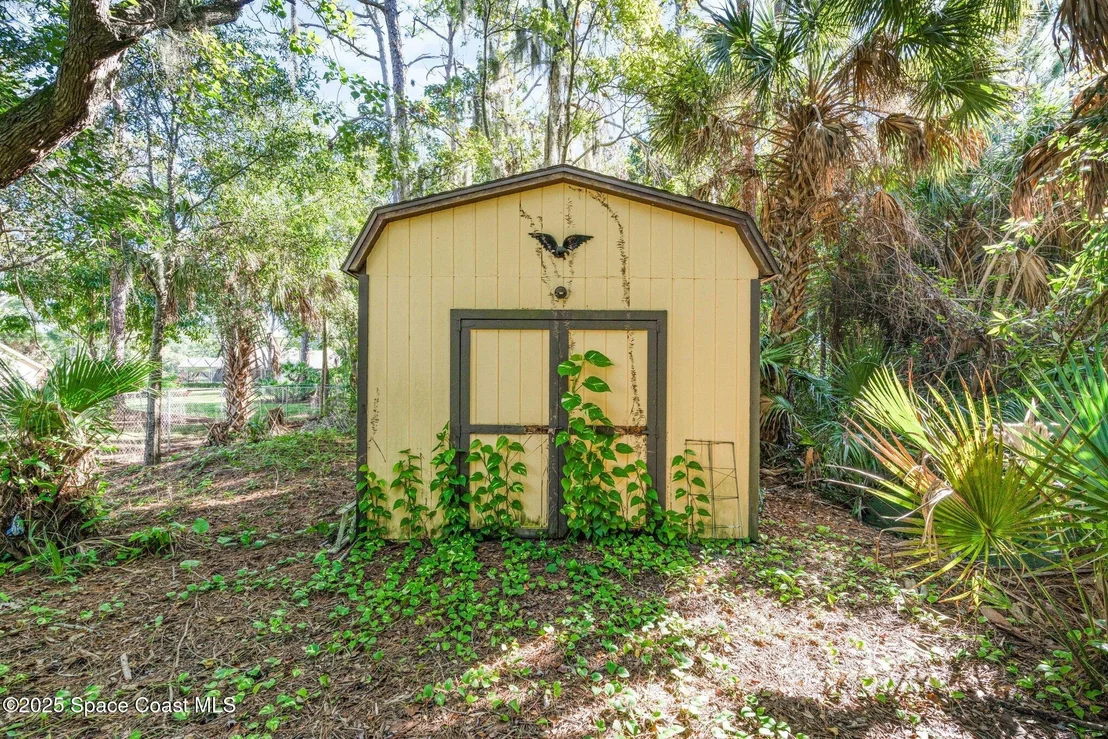 Photo of 1812 Live Oak Drive N