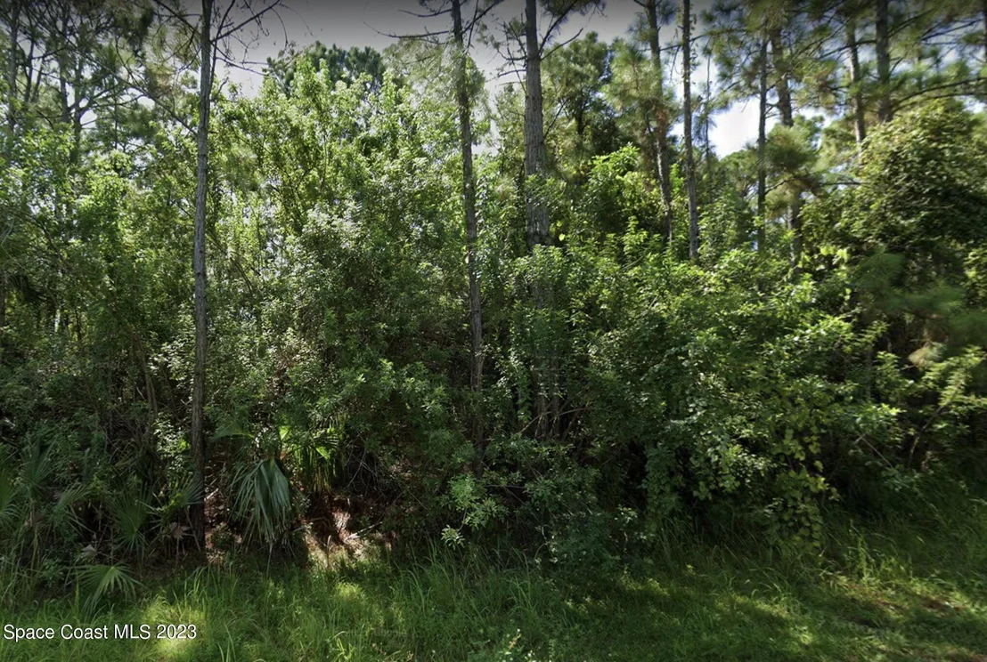 Photo of 1547 Seeley Cir Circle NW