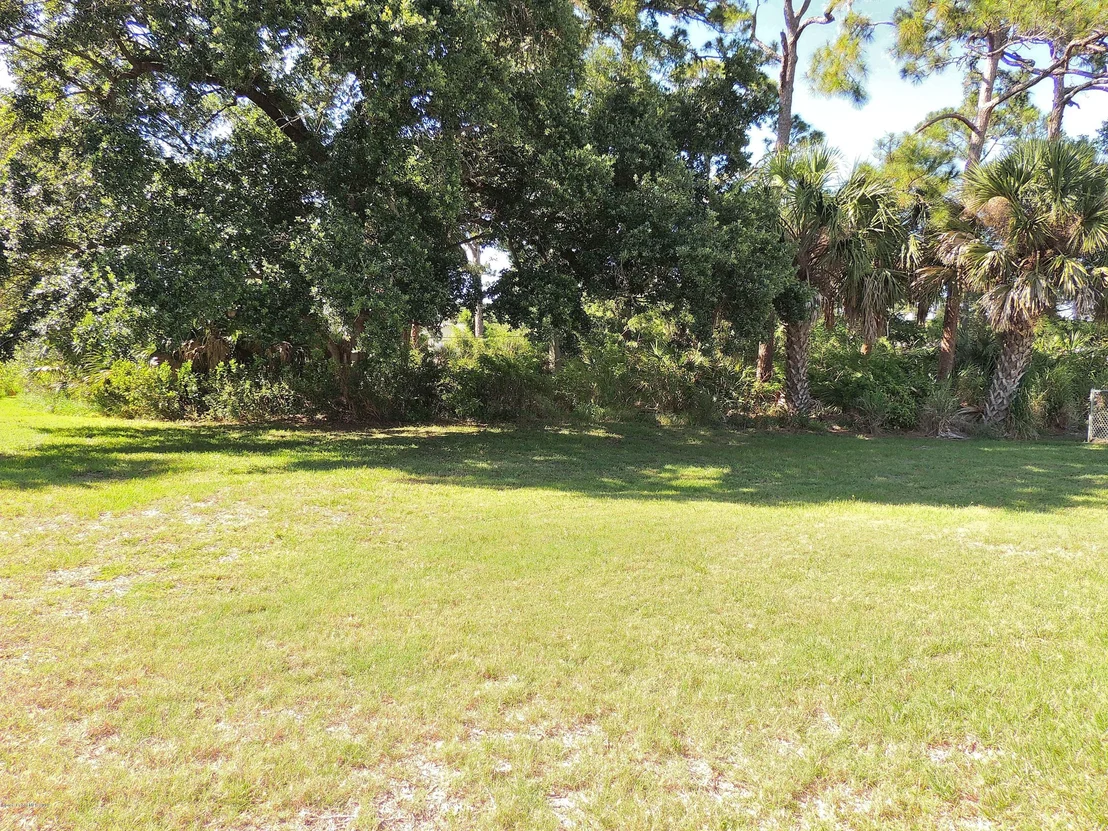 Photo of 1801 Laurel Oak Drive N