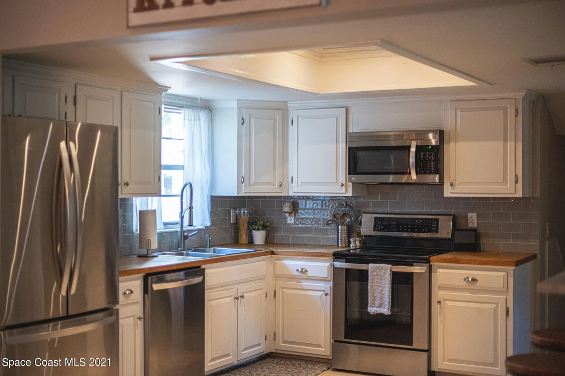 Photo of 818 Hanover Court