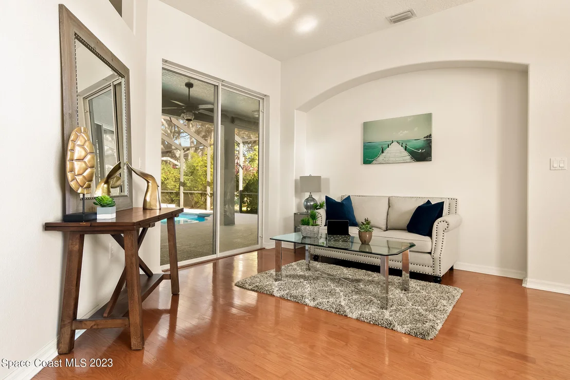 Photo of 6037 Arlington Circle
