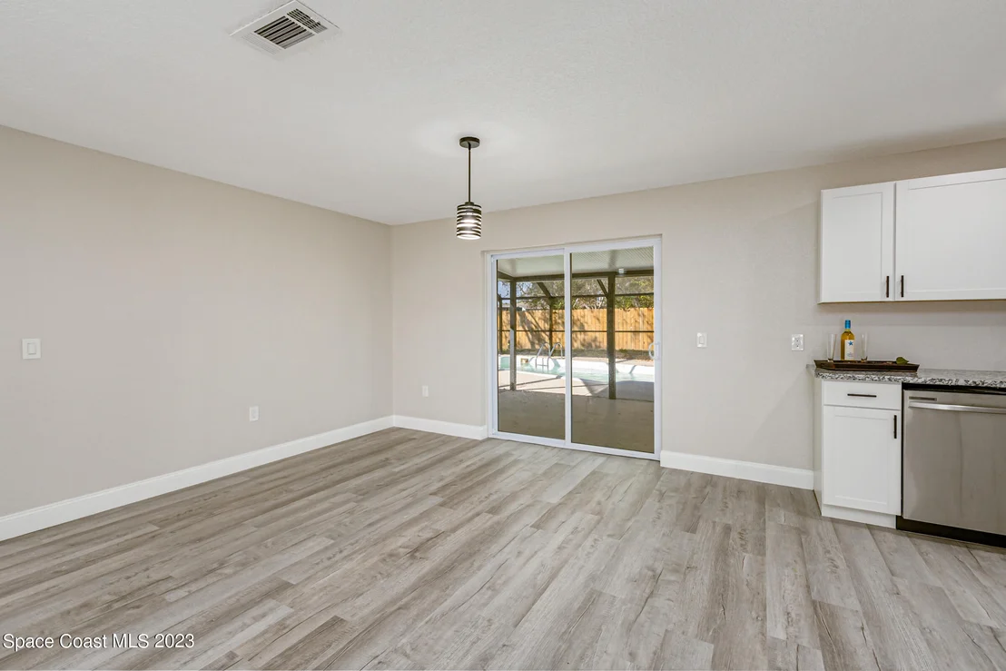 Photo of 965 Bridle Lane