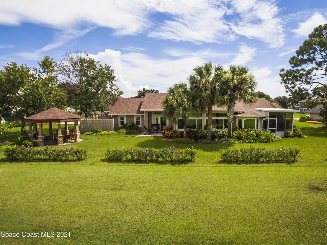 Photo of 530 Whispering Pines Circle