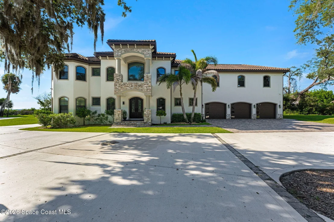 Photo of 3441 N Sylvan Lane