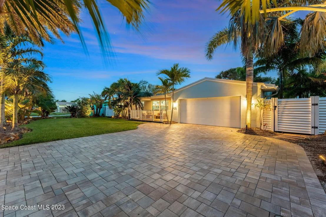 Photo of 425 Cinnamon Drive
