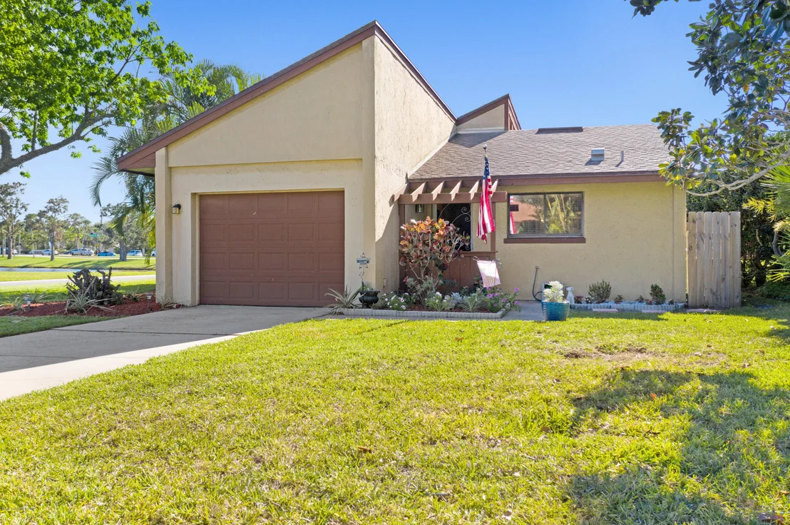 Photo of 200 Bayhead Drive