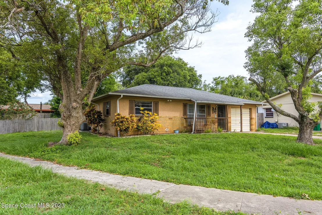 Photo of 746 Venus Drive
