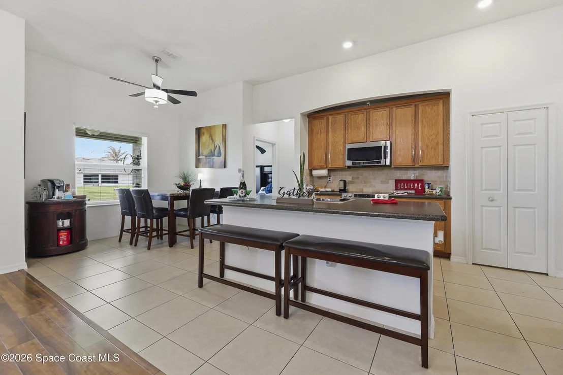 Photo of 1121 Morgan Circle NE