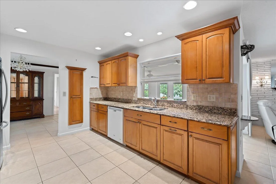 Photo of 1902 Cedar Lane