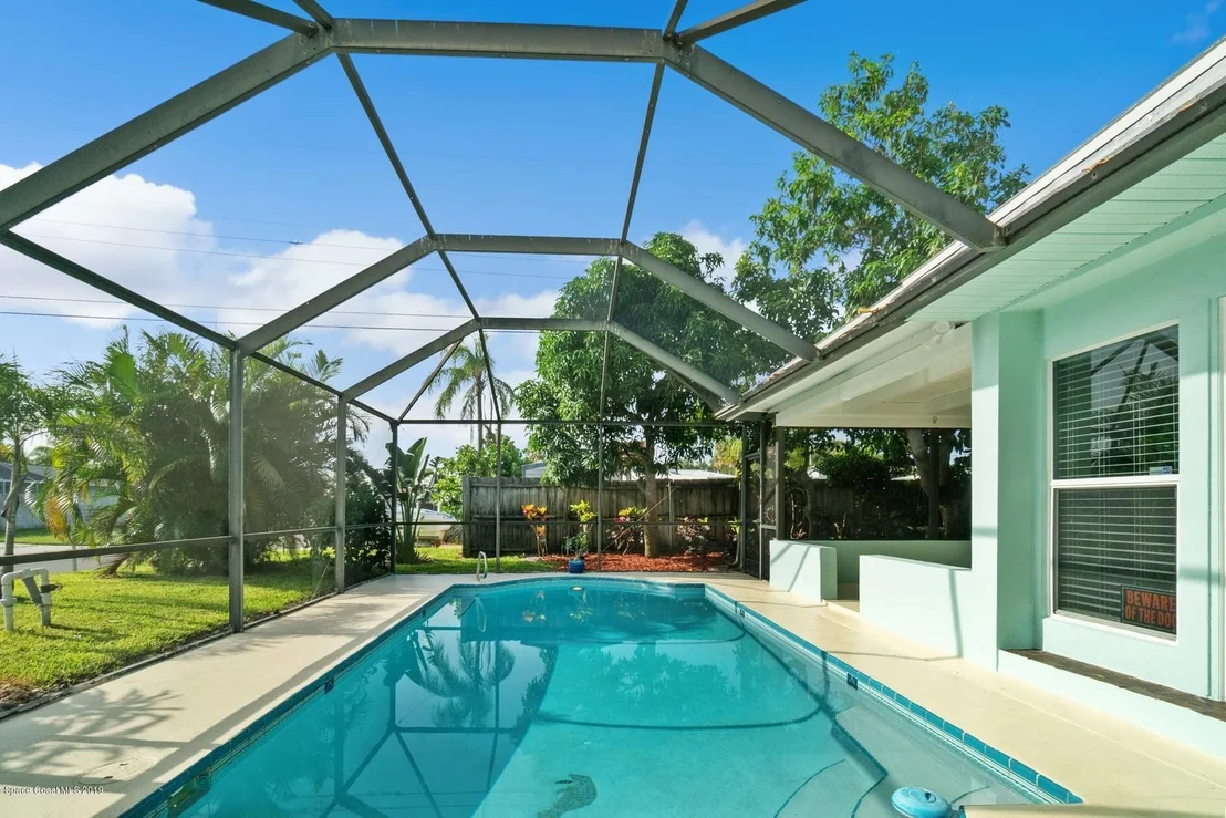 Photo of 484 Oak Ridge Drive