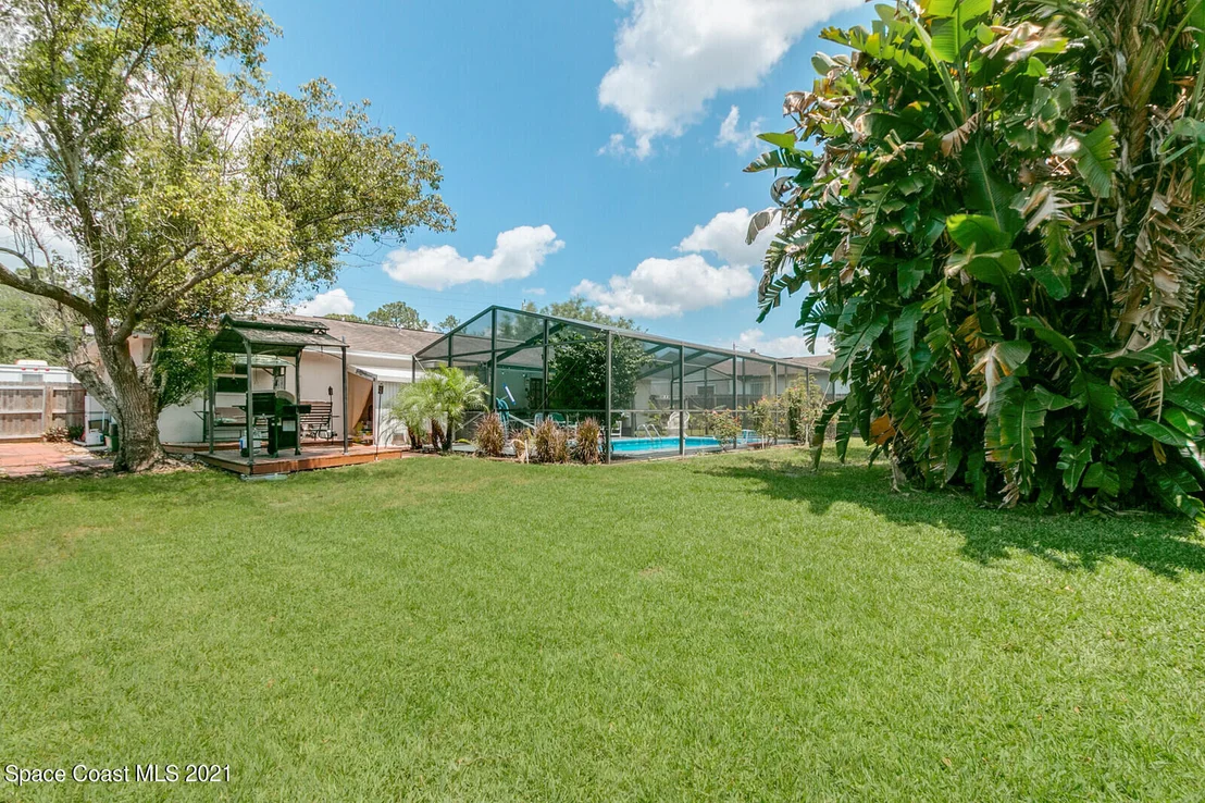 Photo of 5595 Fairbridge Street