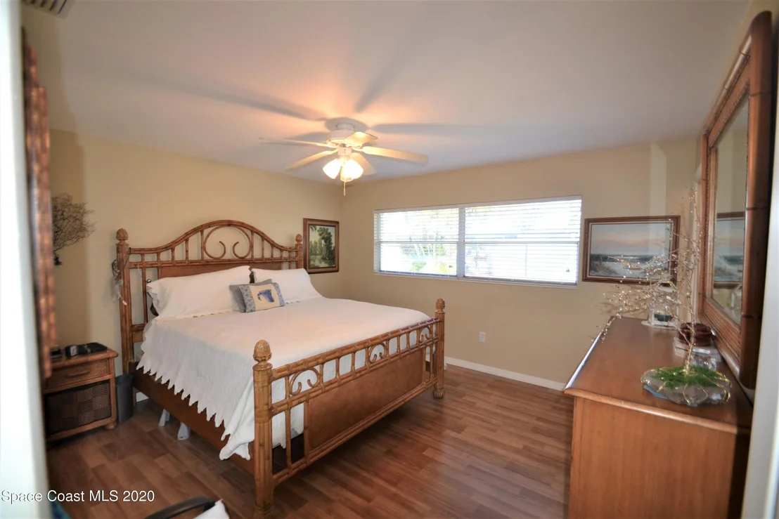 Photo of 981 Bacon Circle NE