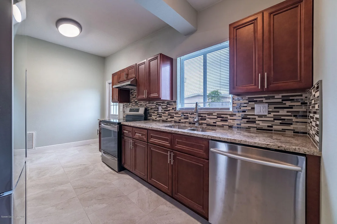 Photo of 954 Bianca Drive NE