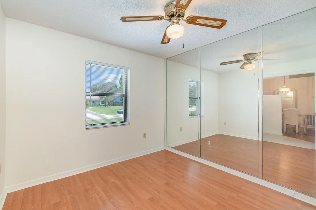 Photo of 569 Balcom Terrace SE