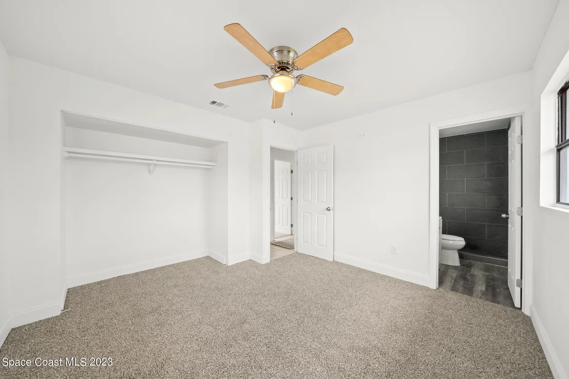 Photo of 716 Cadez Street NE