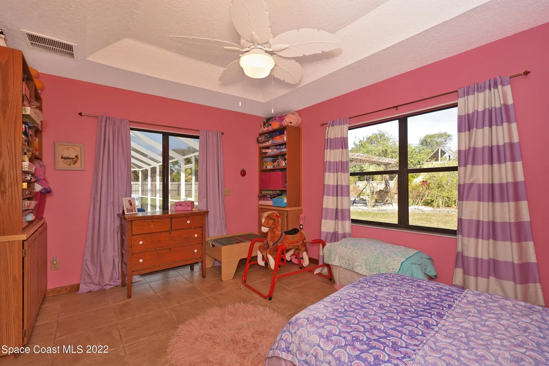 Photo of 1814 Oak Drive N