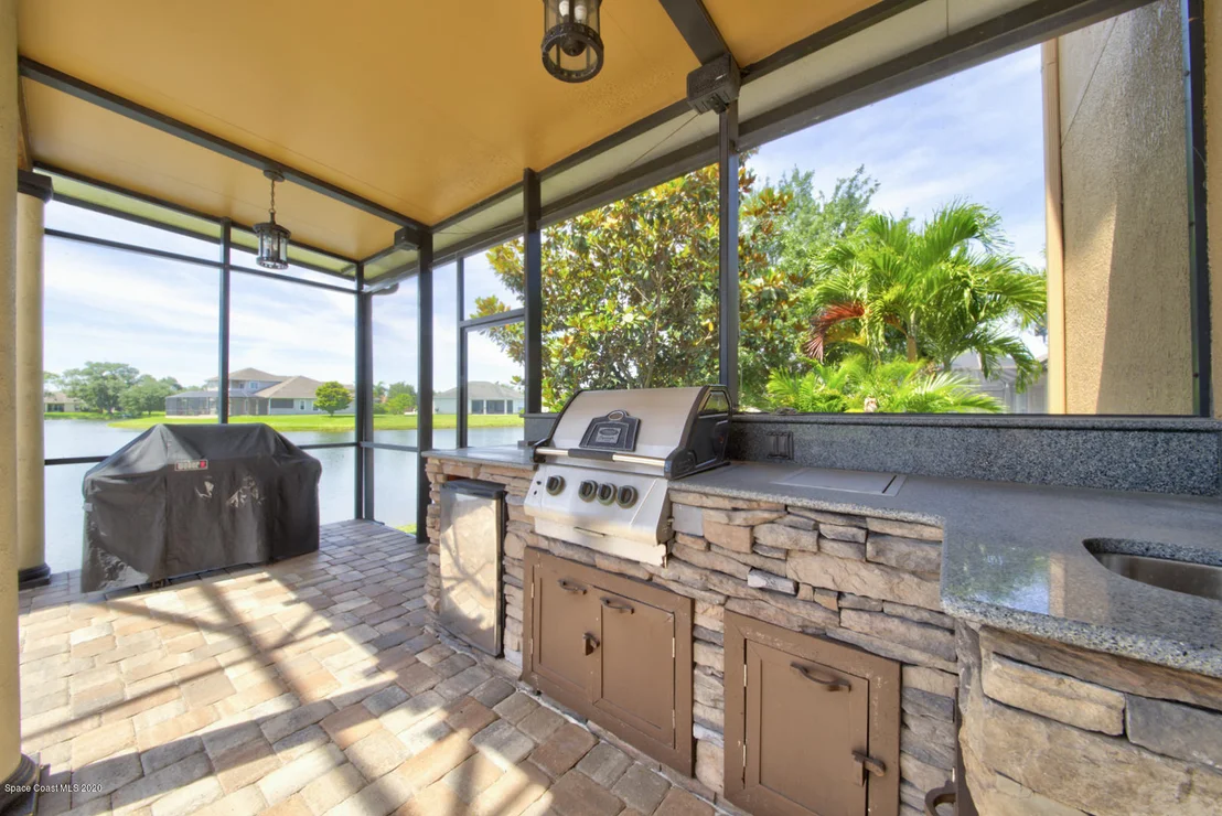 Photo of 2084 Botanica Circle
