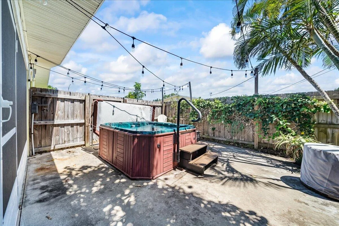Photo of 2215 Reef Avenue
