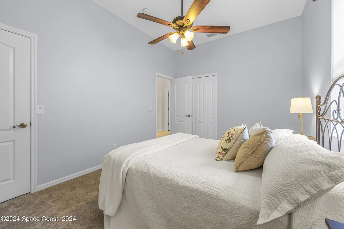 Photo of 1878 Windbrook Drive SE