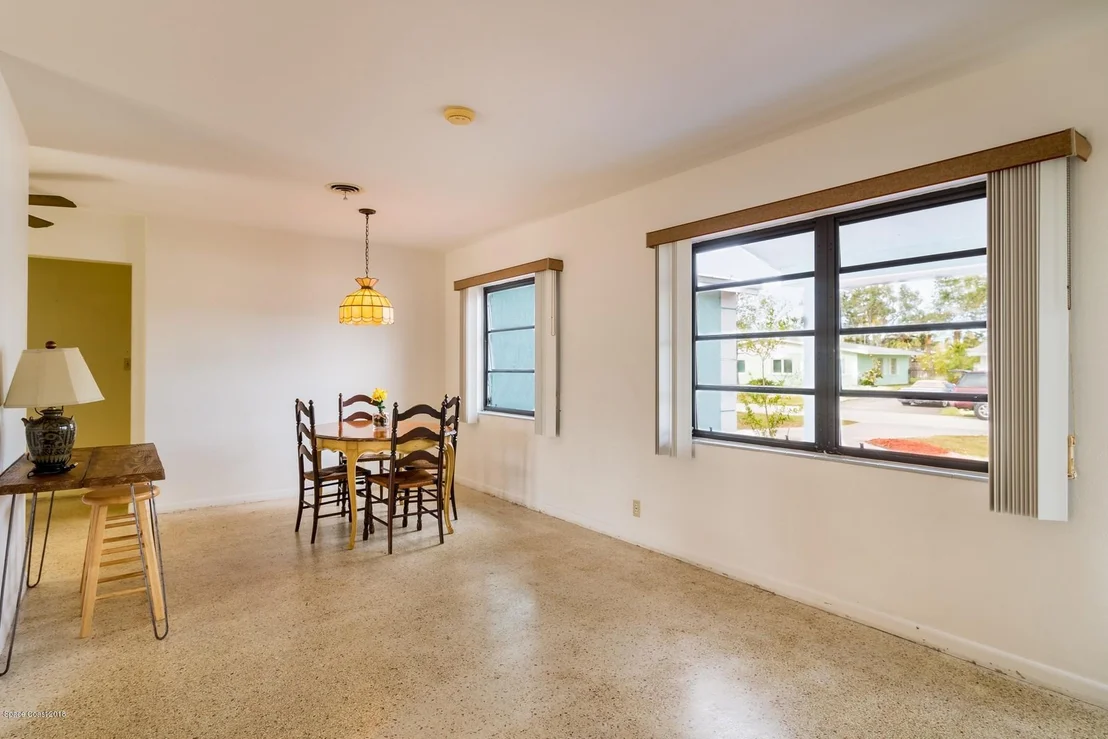 Photo of 321 First Avenue