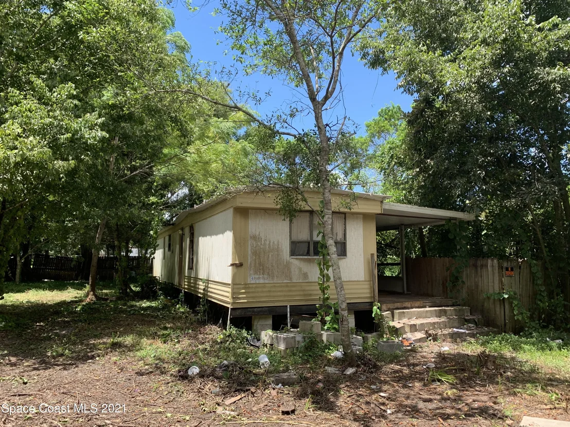 Photo of 300 Lutz Street