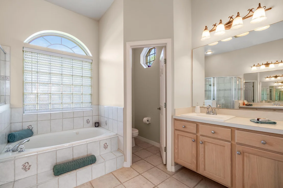 Photo of 978 Wildwood Drive