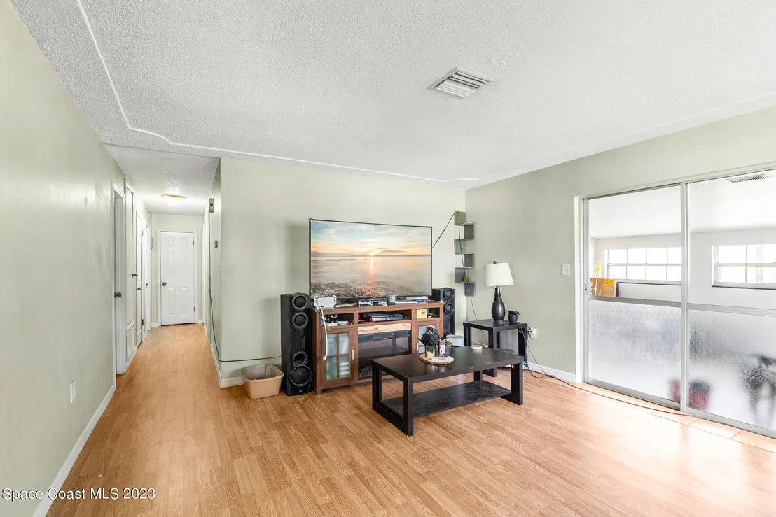 Photo of 2429 Victor Road