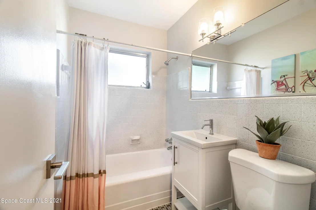 Photo of 126 Lagoon Avenue