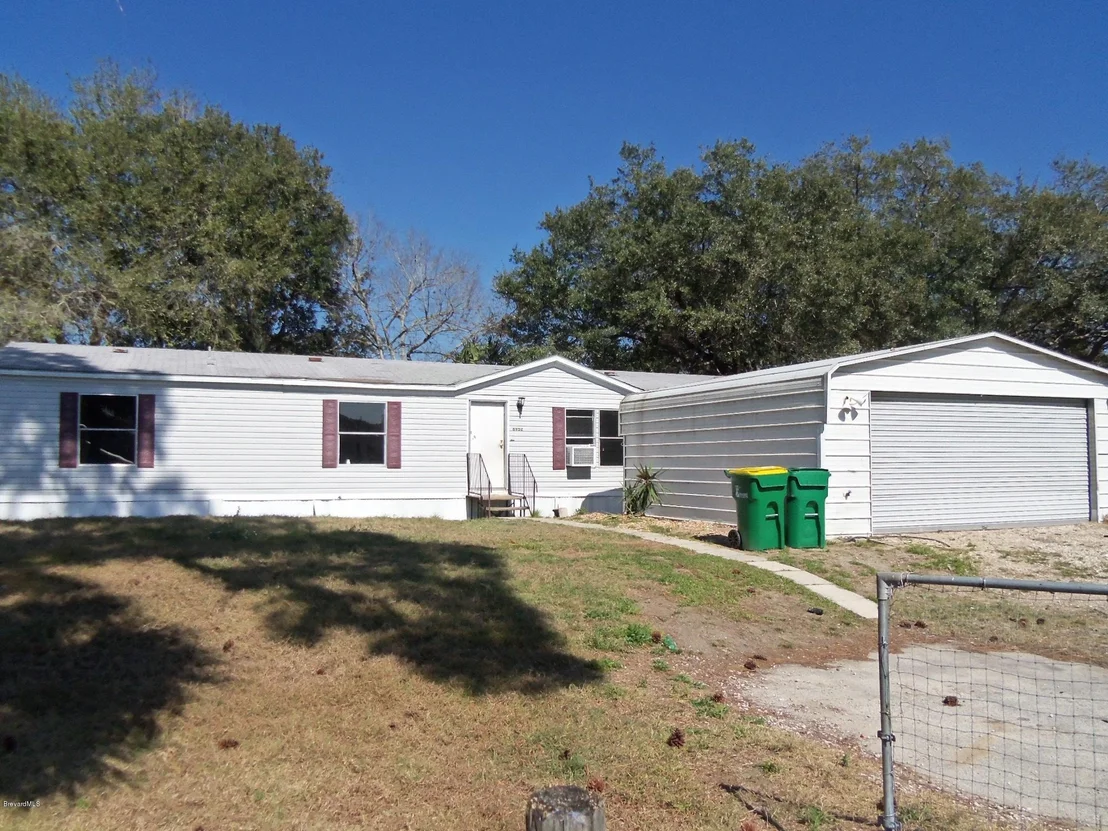 Photo of 6952 Aster Drive