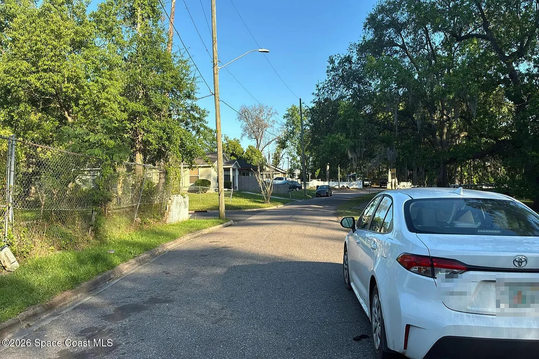 Photo of 857 Benbow Street