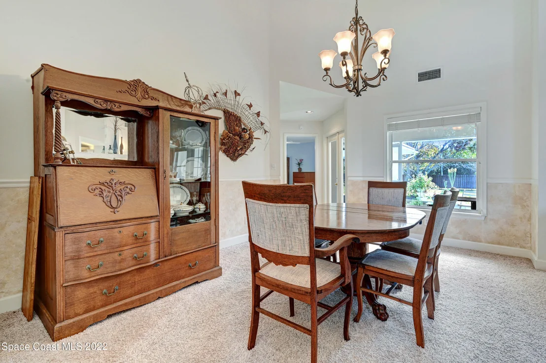 Photo of 115 River Road Circle