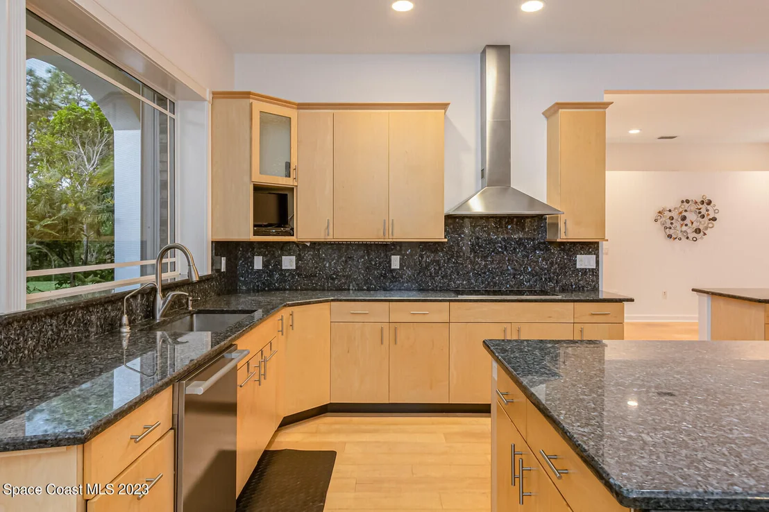 Photo of 2880 Grant Road